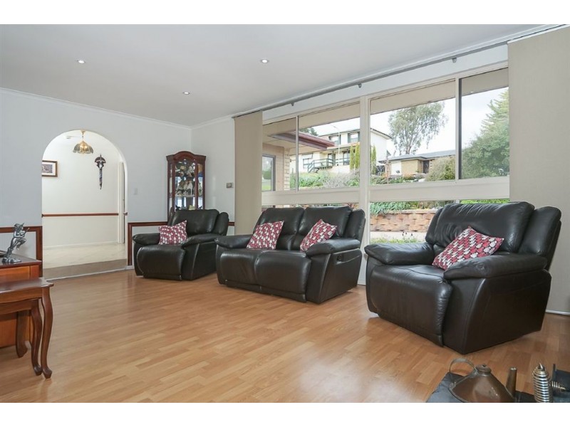 10 Hilltop Boulevard, Hillbank SA 5112