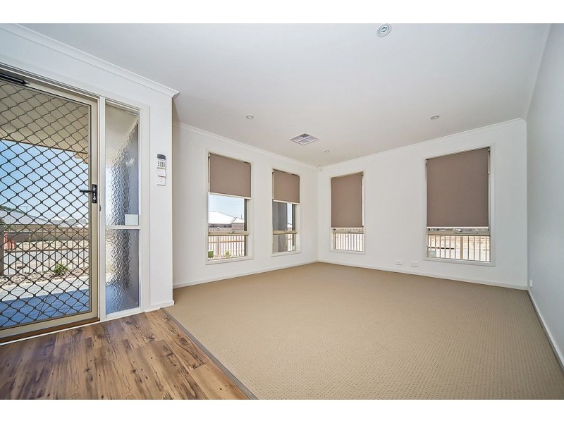 13 Admiral Parade, Munno Para SA 5115