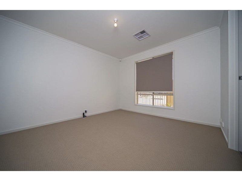 13 Admiral Parade, Munno Para SA 5115