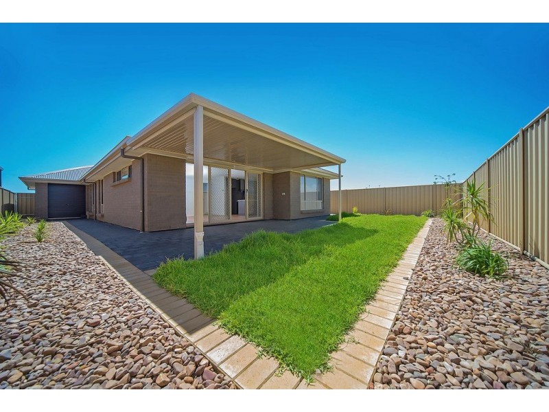 13 Admiral Parade, Munno Para SA 5115