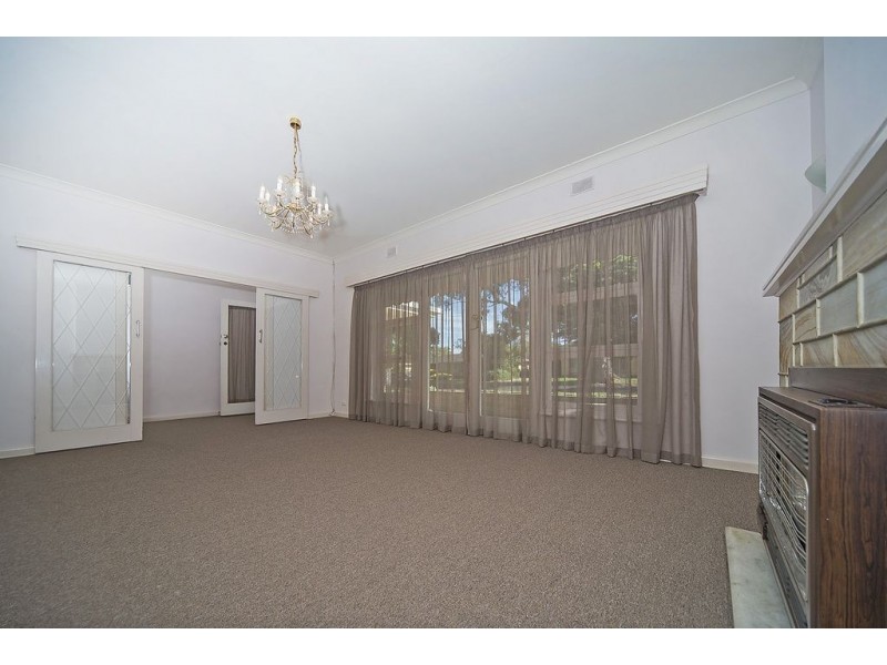 16 Lawrie Avenue, Salisbury SA 5108