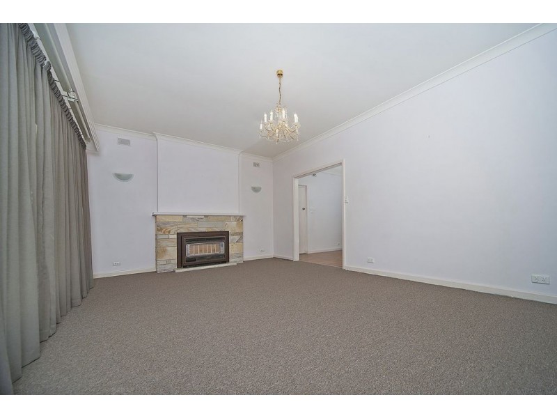 16 Lawrie Avenue, Salisbury SA 5108