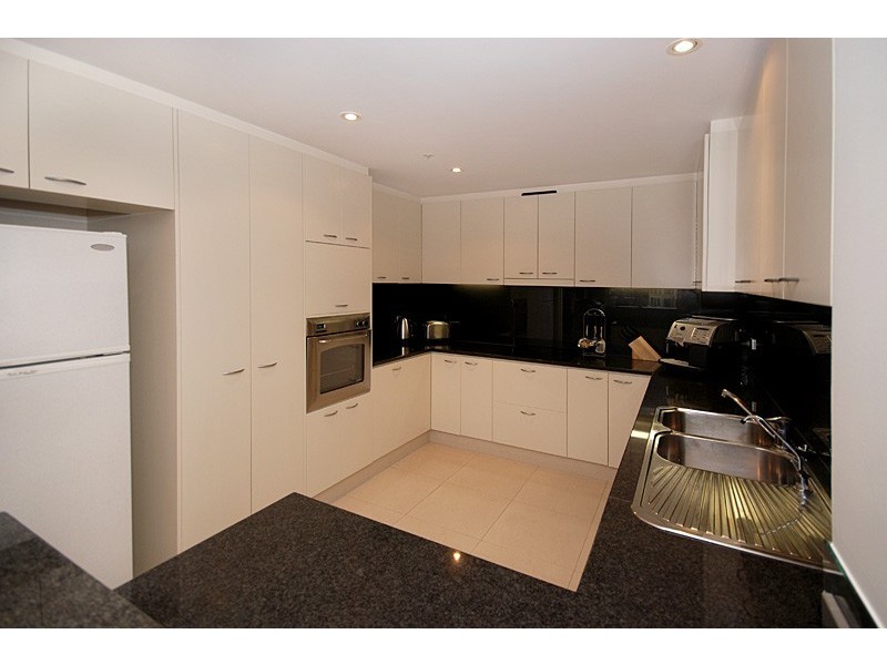 10/9 Holdfast Promenade, Glenelg SA 5045