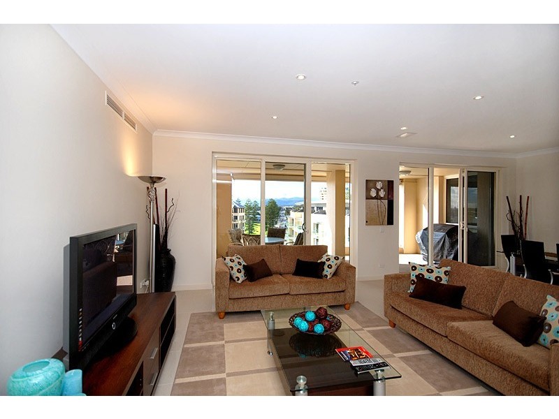 10/9 Holdfast Promenade, Glenelg SA 5045