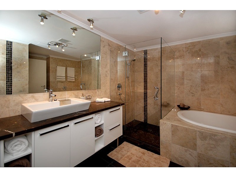 10/9 Holdfast Promenade, Glenelg SA 5045