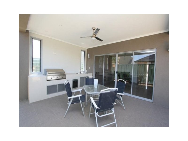 16 Dutton Avenue, Mawson Lakes SA 5095