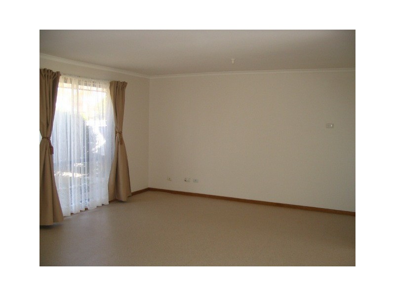 135 Andrew Smith Drive, Parafield Gardens SA 5107