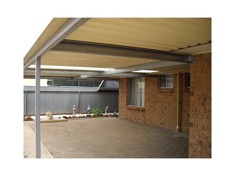 14 Hall Crescent, Burton SA 5110