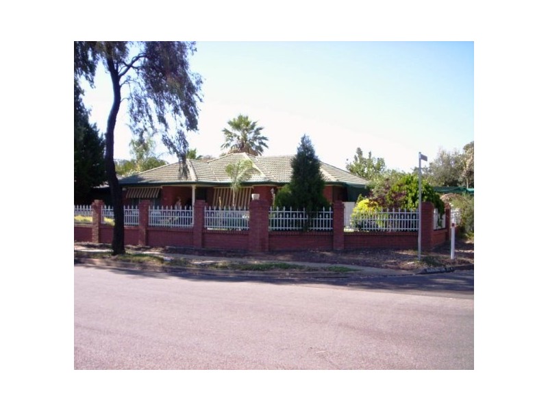 5 Woodfield Drive, Salisbury Downs SA 5108