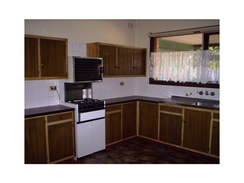 11 Jolly Avenue, Northfield SA 5085