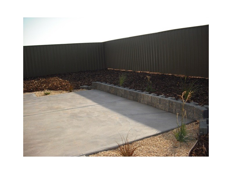 166 President Avenue, Andrews Farm SA 5114