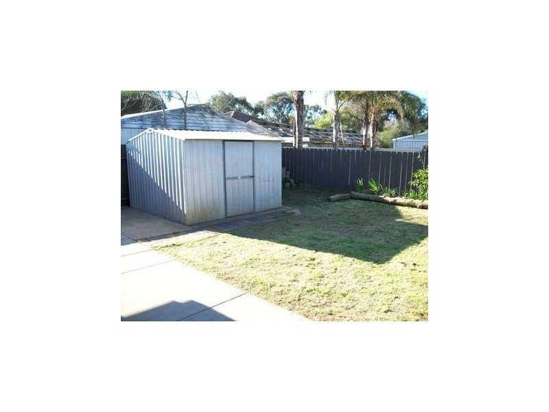 2 Joan Court, Burton SA 5110