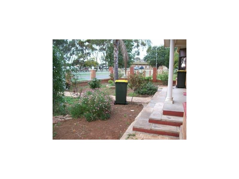 1 Tidcombe Street, Elizabeth Vale SA 5112