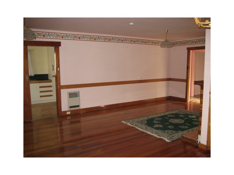 8 Quarantine Road, Kings Meadows TAS 7249