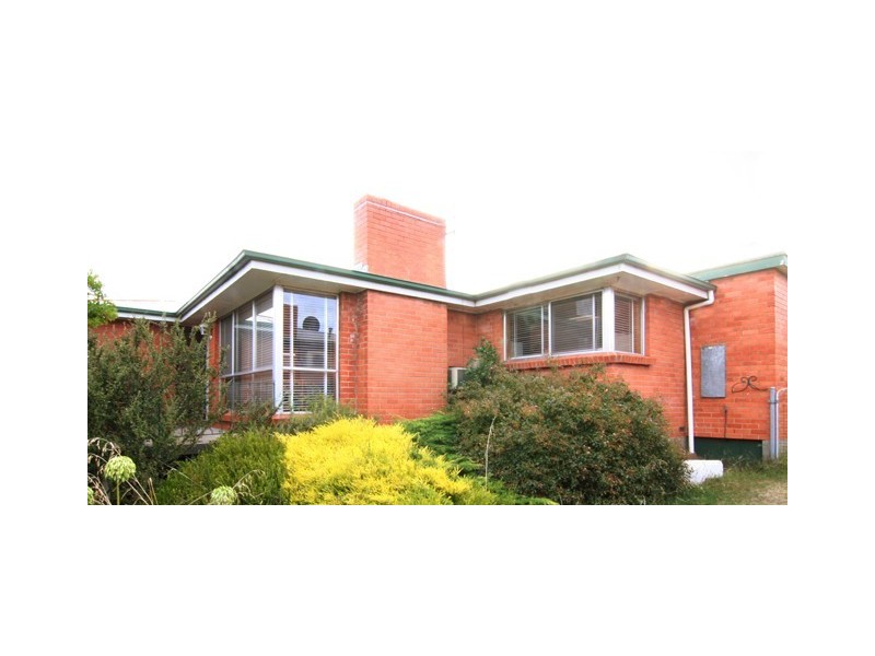 15 Arnold Street, Newnham TAS 7248