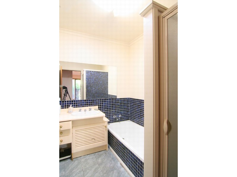 15 Arnold Street, Newnham TAS 7248