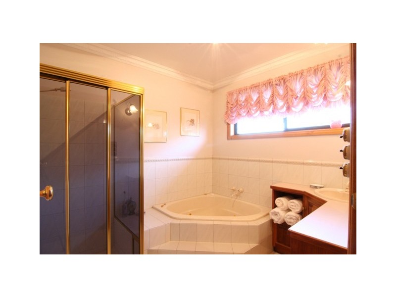 9 Far View Avenue, Riverside TAS 7250