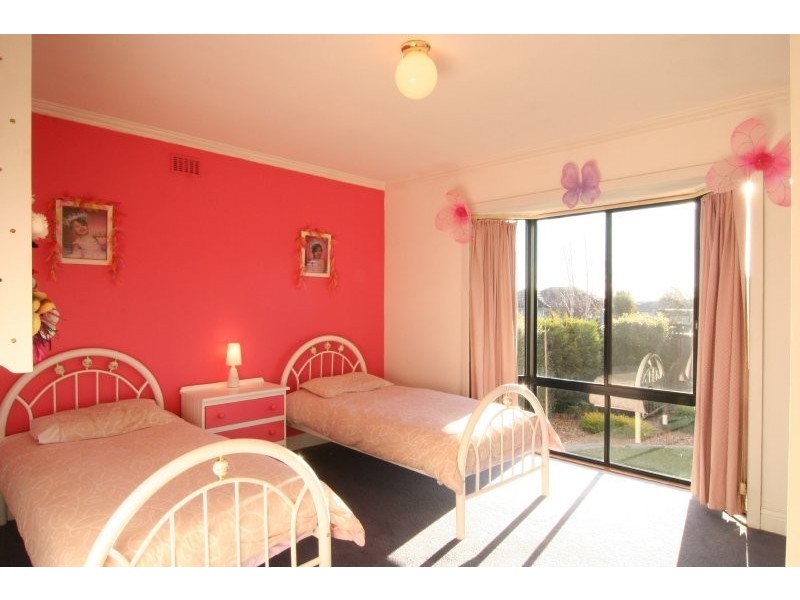 14 Helenwood Grove, Newnham TAS 7248