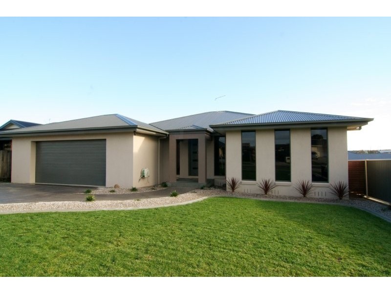 22 Bartlett Grove, Newnham TAS 7248
