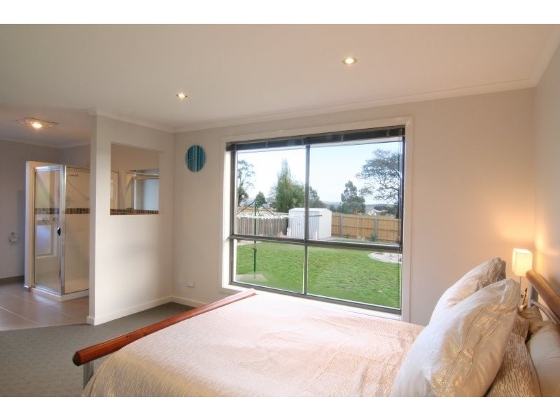 22 Bartlett Grove, Newnham TAS 7248