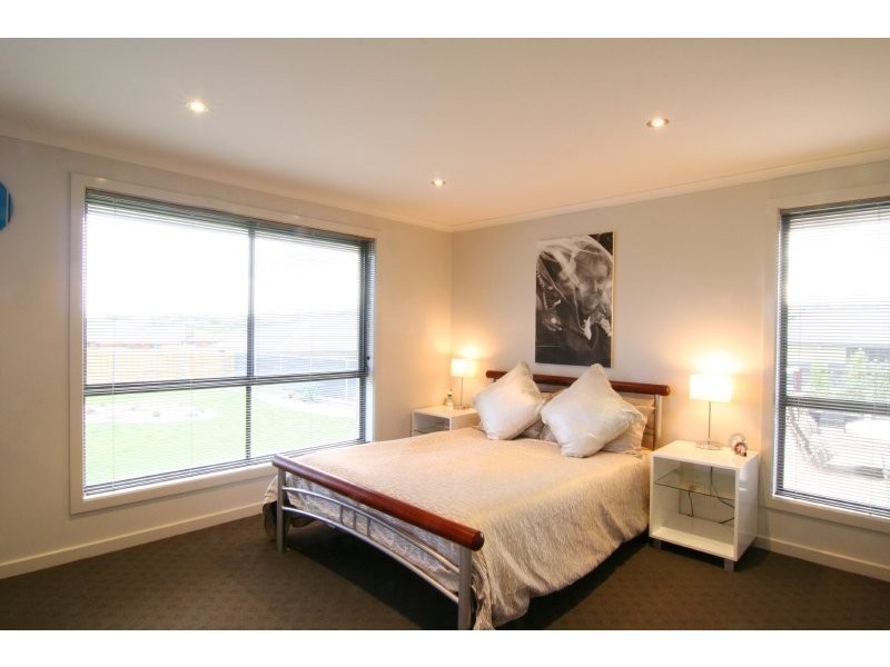 22 Bartlett Grove, Newnham TAS 7248