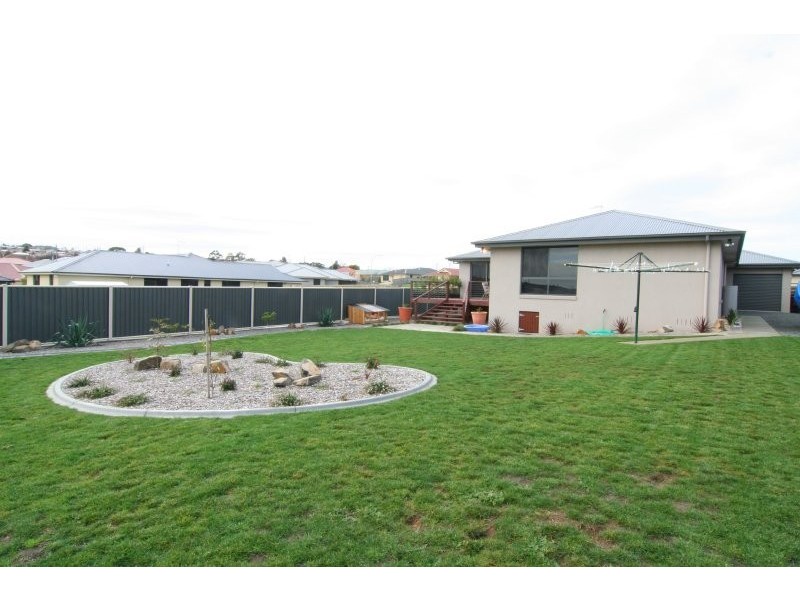 22 Bartlett Grove, Newnham TAS 7248