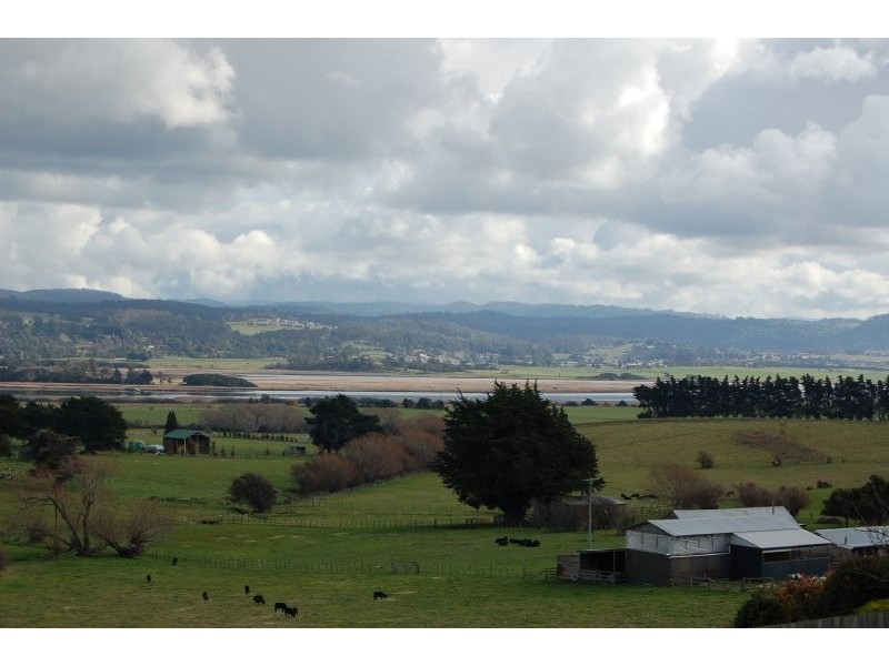 37 Roberts Crescent, Newnham TAS 7248