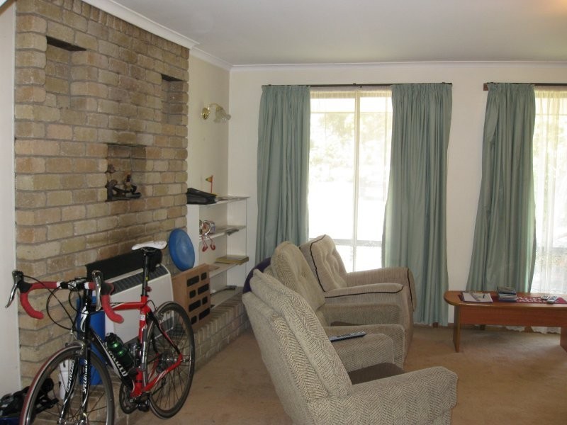 11 Parklands Place, Newnham TAS 7248