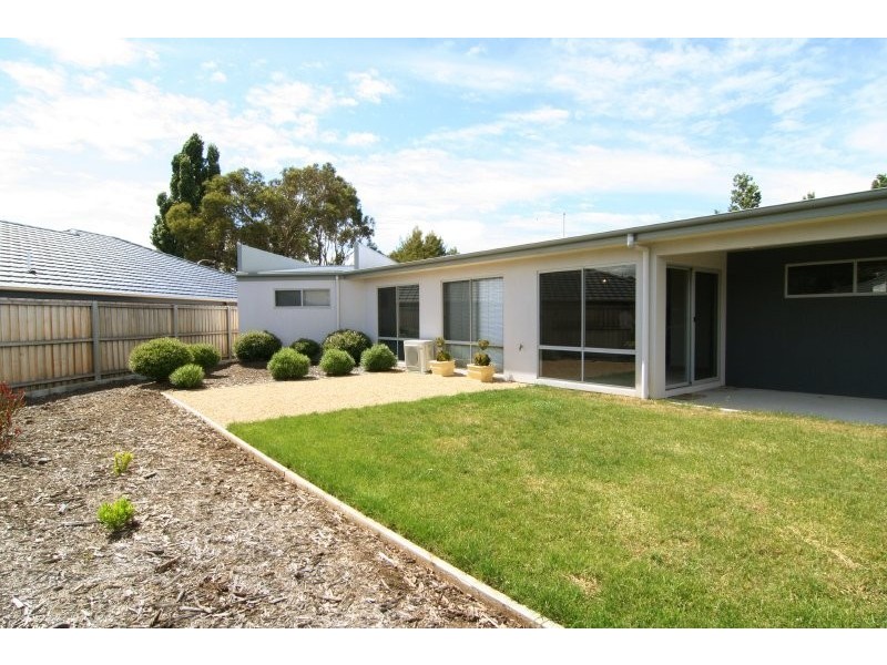 6 Maiden Place, Newnham TAS 7248