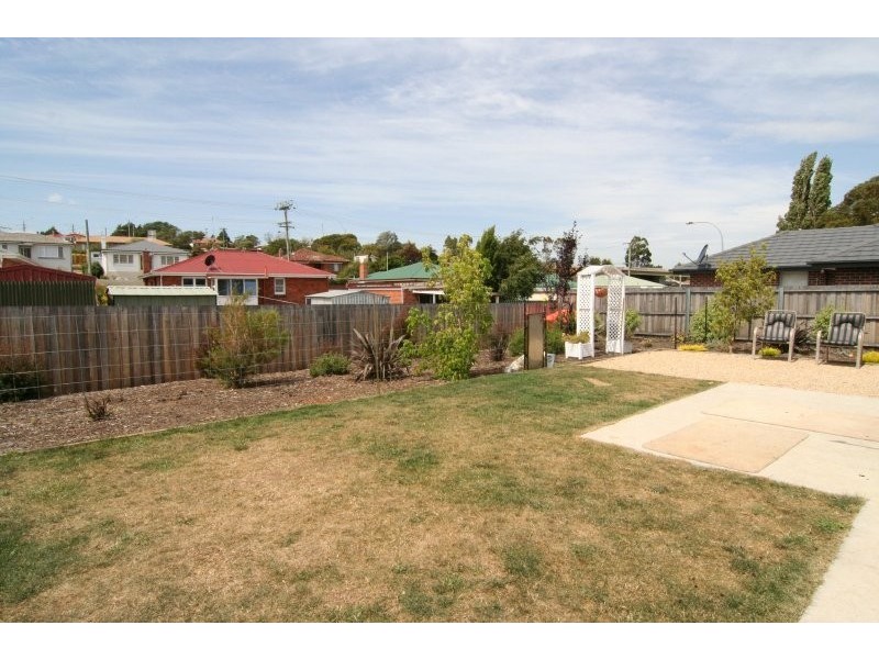 13 Pocket Place, Newnham TAS 7248