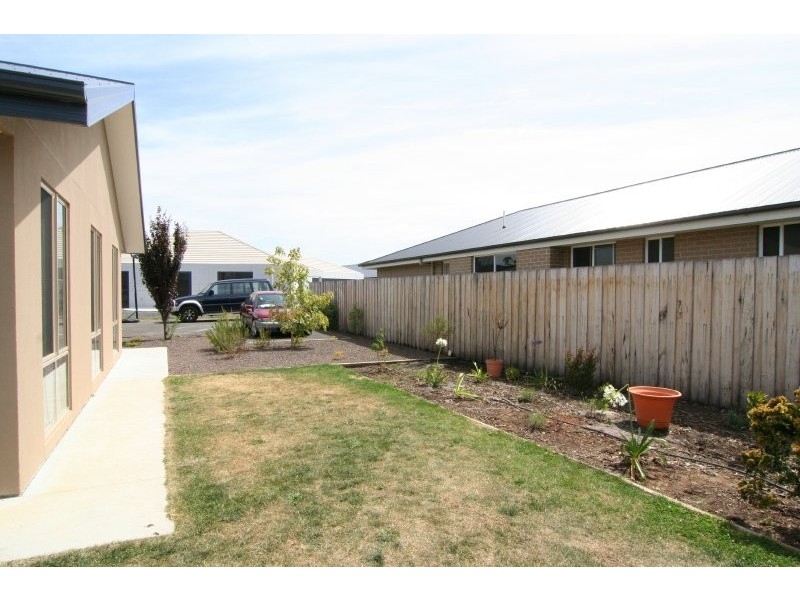 13 Pocket Place, Newnham TAS 7248