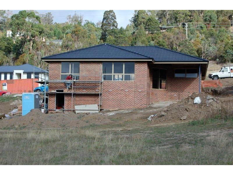 8b Assisi Avenue, Riverside TAS 7250