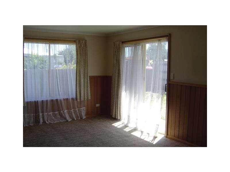 2/115 Georgetown Road, Newnham TAS 7248