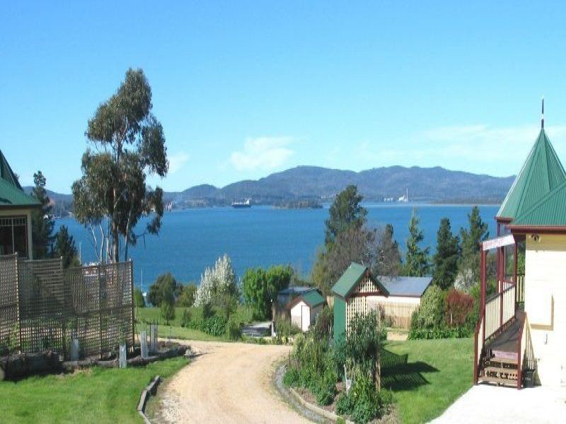 77 Flinders Street, Beauty Point TAS 7270