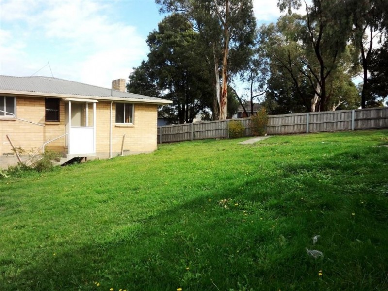 8 Emerald Place, Ravenswood TAS 7250