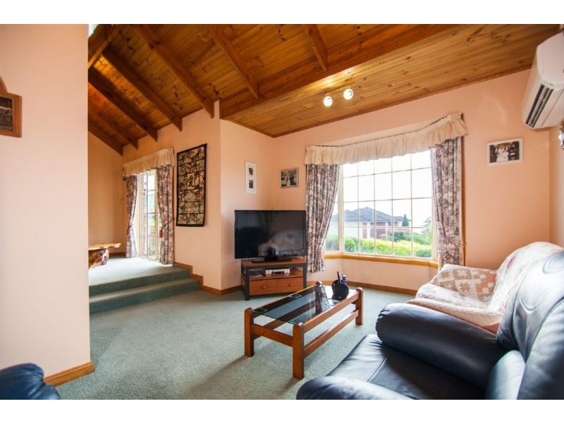 1 Doncaster Court, Trevallyn TAS 7250