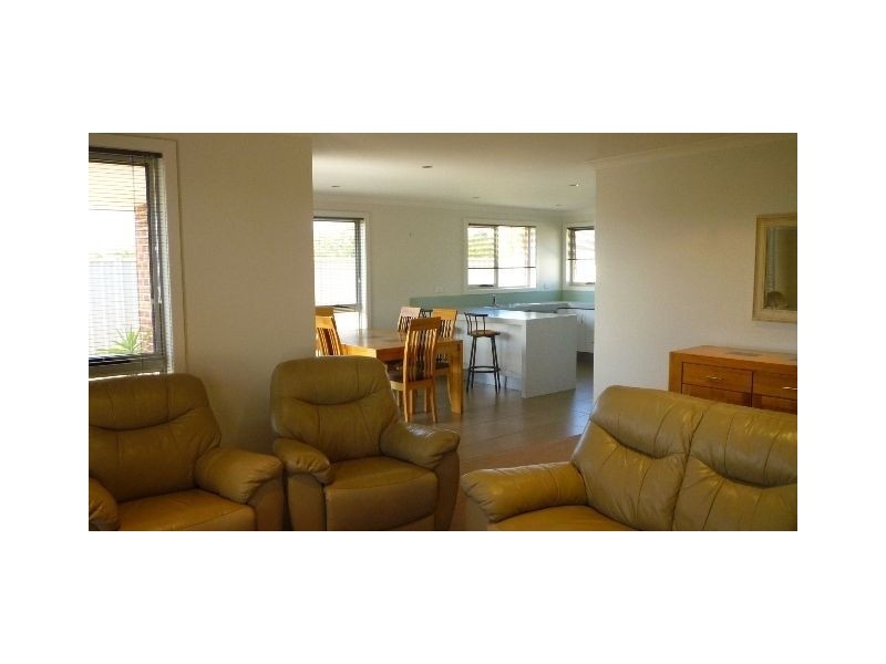 2/6 Jonagold Grove, Legana TAS 7277