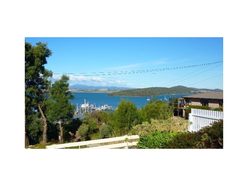 9 Clarke Street, Beauty Point TAS 7270