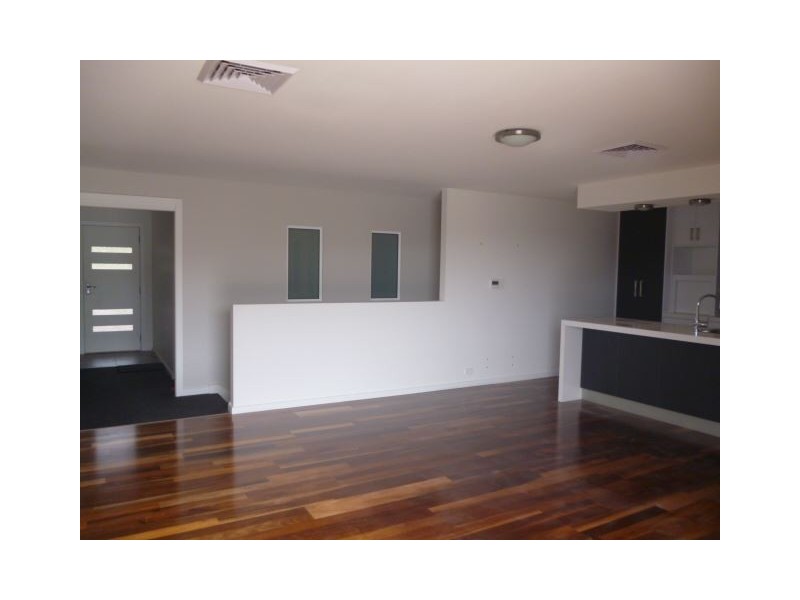 1/8 Beverley Hills Road, Newstead TAS 7250