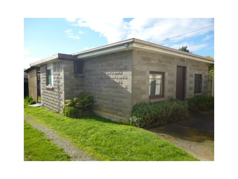 2/16 Beatty Street, Beauty Point TAS 7270