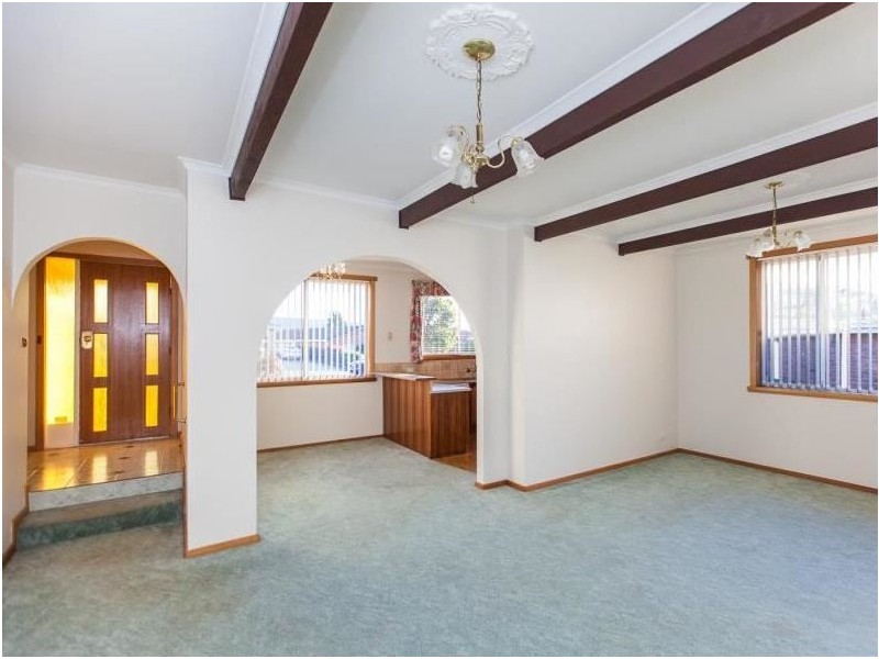 11 Leslie Grove, Prospect TAS 7250