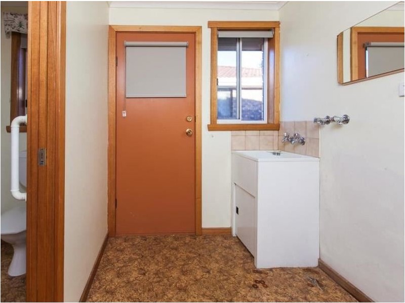 11 Leslie Grove, Prospect TAS 7250