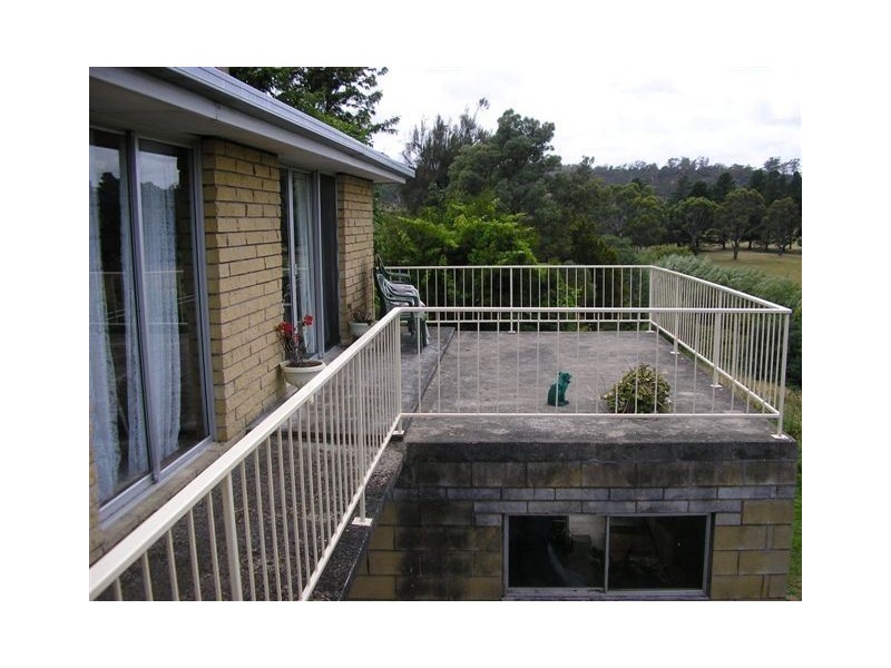 20 Crandon Crescent, Newnham TAS 7248