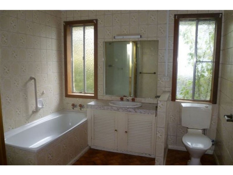 20 Crandon Crescent, Newnham TAS 7248