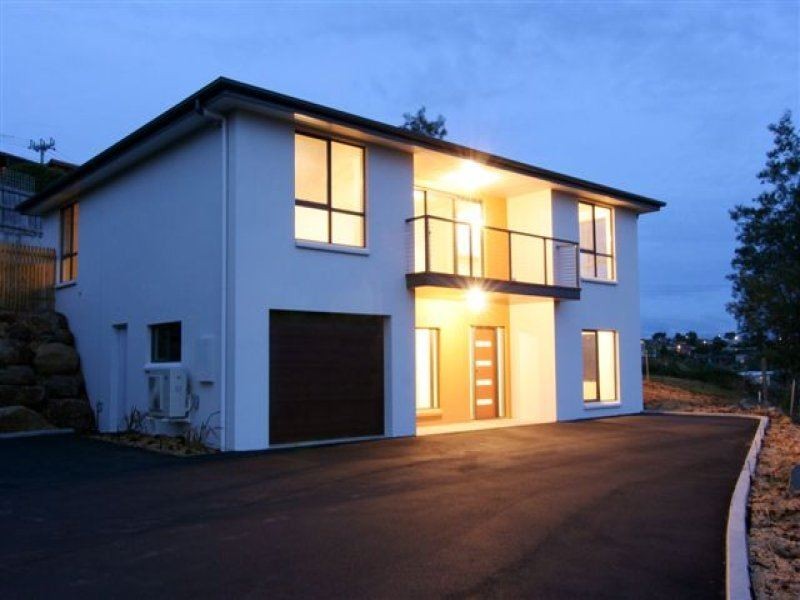 3/24 Roberts Crescent, Newnham TAS 7248