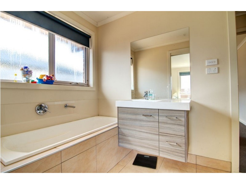 19 Notley Street, Newnham TAS 7248