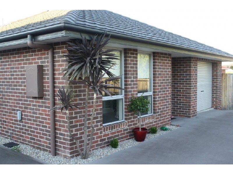 2/8 Maiden Place, Newnham TAS 7248