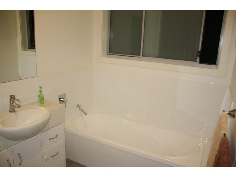 2/8 Maiden Place, Newnham TAS 7248