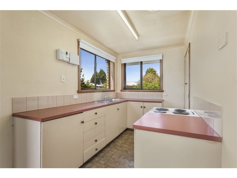 2/3 Norman Court, Newnham TAS 7248