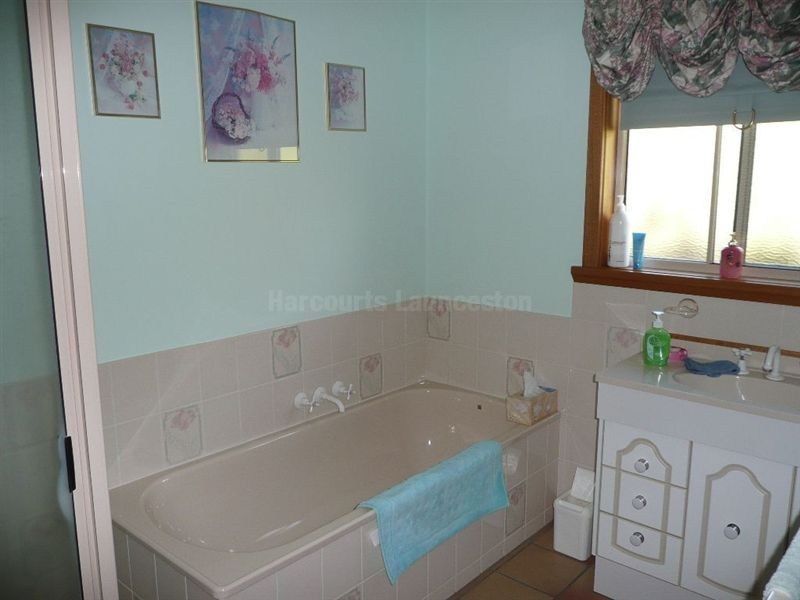 14 Belmont Court, Newnham TAS 7248